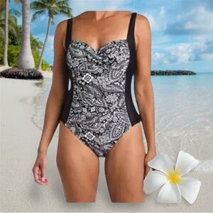 Liz Claiborne Women’s 1-Piece
Black & White Paisley Print Bikini Swimsuit Size 6
